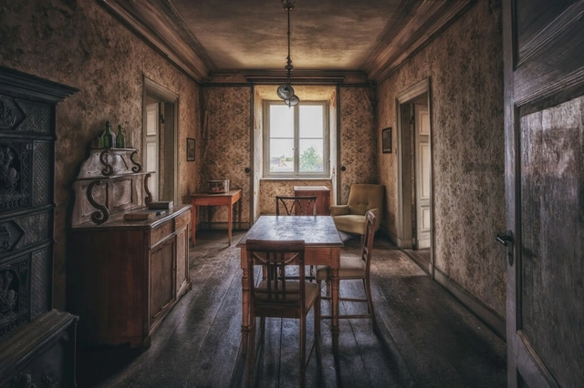 Ancienne Salle à Manger Minimaliste