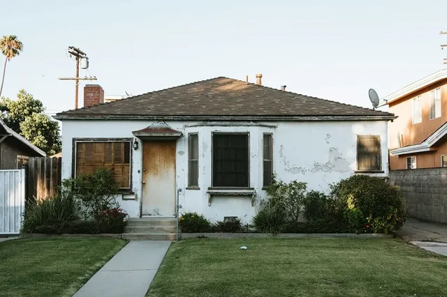 Minimalist House exterior before AI redesign