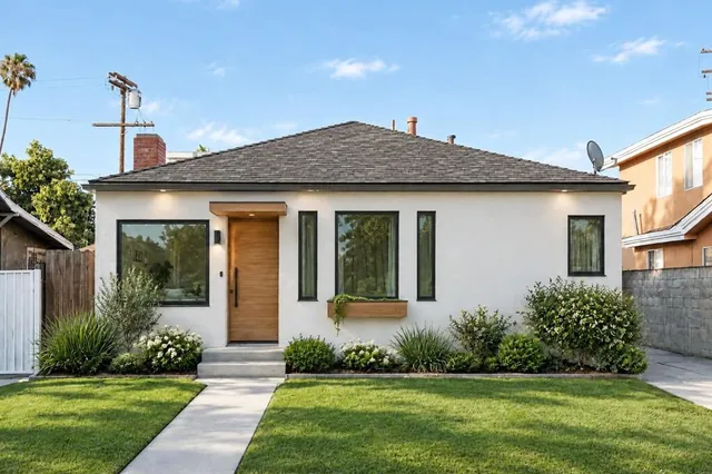 Redesigned Minimalist House with AI exterior design