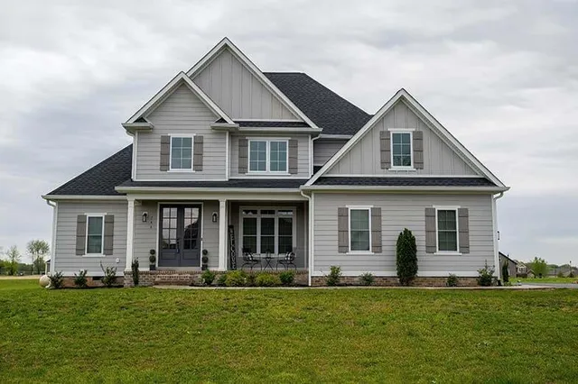 Example 2 – A brighter, clearer photo of the house - Original photo