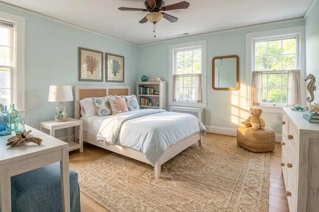 Chambre d’enfant style côtier rénovée
