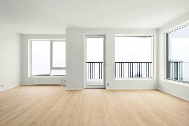 Empty Transitional Living Room